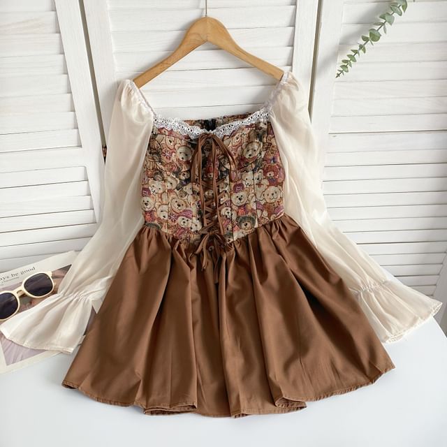 Robe trapèze courte à manches longues, col carré, motif ours, empiècement à lacets