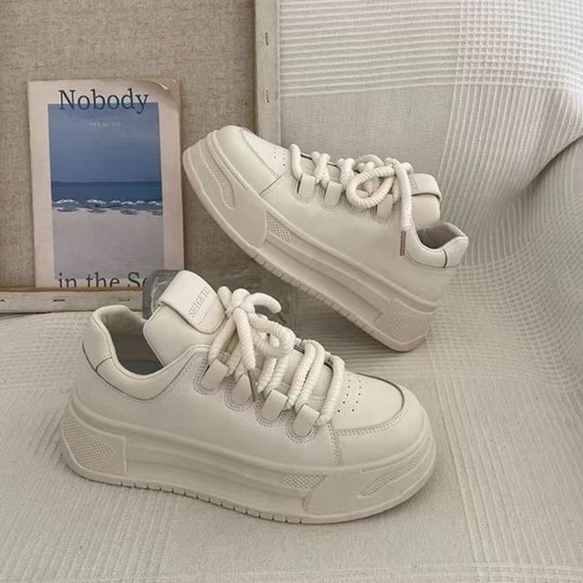 Baskets à lacets en similicuir