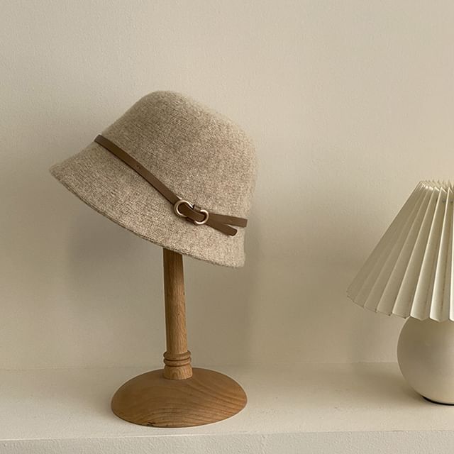 Hat Belt Cloche
