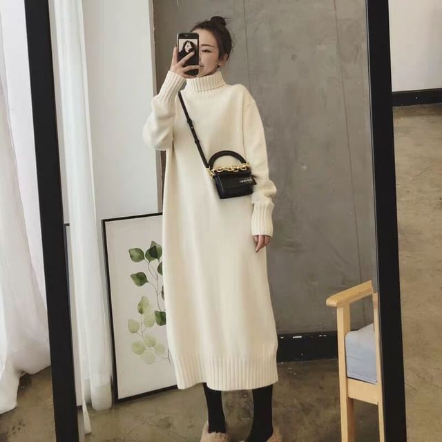 Long-Sleeve Plain Turtleneck Midi Sweater Dress