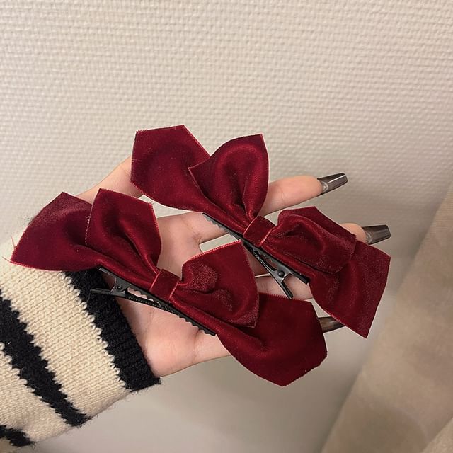 Velvet 2: of Hair Set Bow Clip