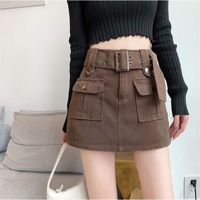 Mini-jupe cargo en jean taille haute avec ceinture unie