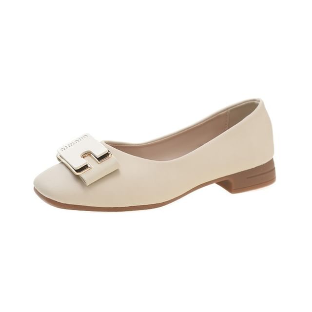 Escarpins à talons épais et à boucle