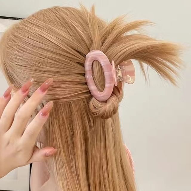 Oval Claw Hair