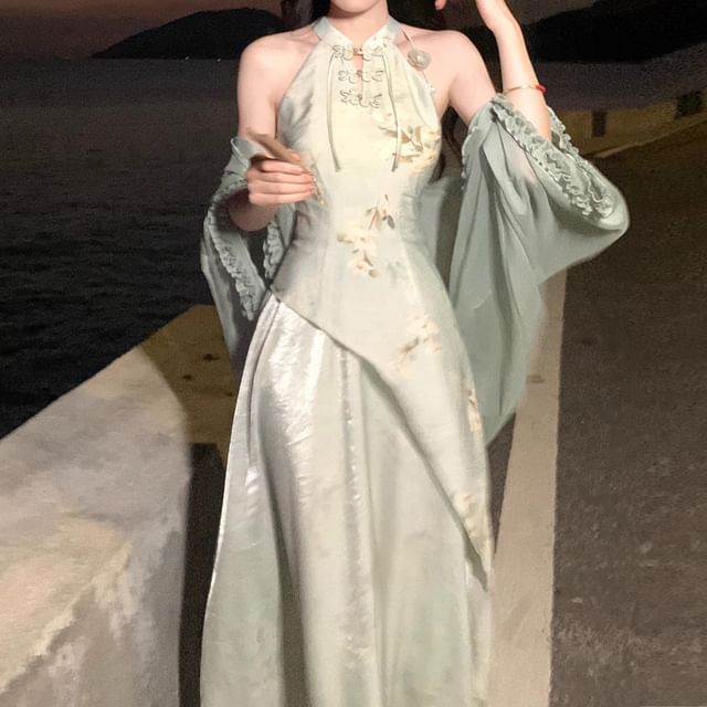 Robe mi-longue à imprimé floral et col licou / Veste à volants