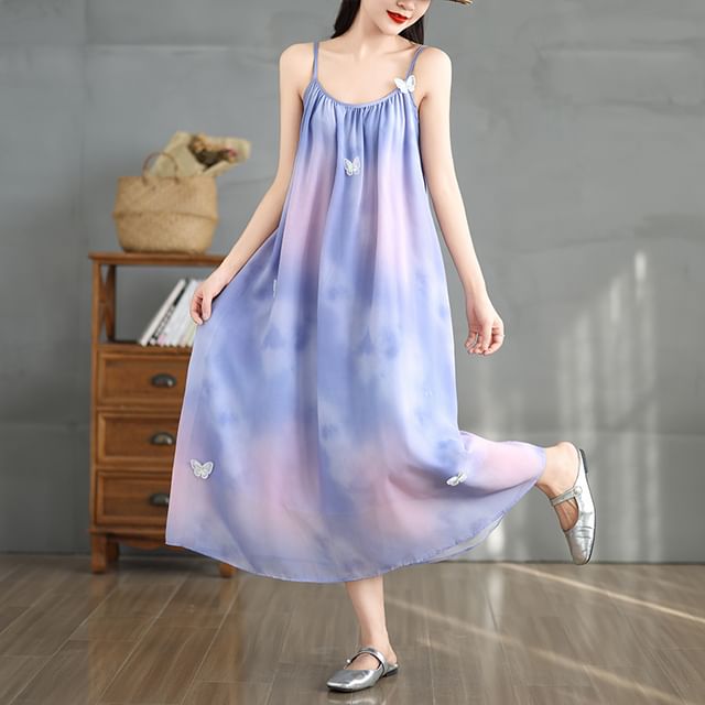 Robe trapèze longue froncée à bretelles spaghetti et détails papillons