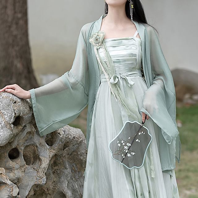 Robe trapèze mi-longue traditionnelle chinoise à bretelles spaghetti et fausses perles / veste légère / broche à fleurs