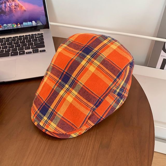 Casquette plate à carreaux