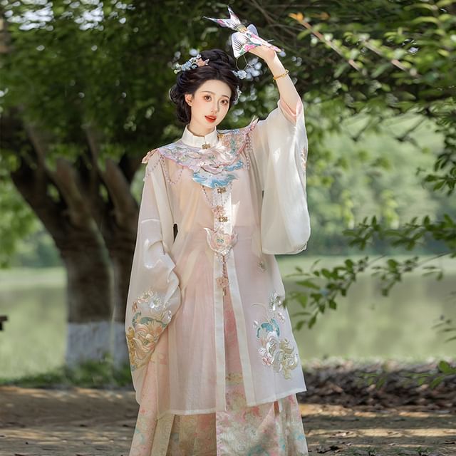 Ensemble Hanfu brodé de fleurs
