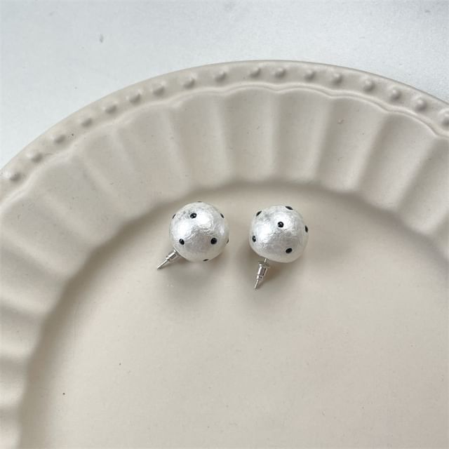 Faux Dotted Drop Stud / Earring Pearl