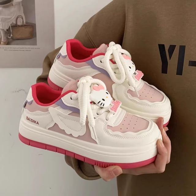 Baskets à plateforme en maille avec lettrage