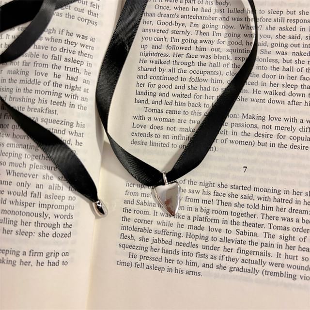 Pendant Scarf Heart Necklace