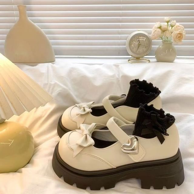 Mary-Jane-Pumps mit Schleife, Plateau und dickem Absatz