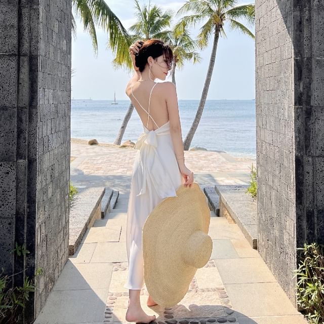 Robe portefeuille trapèze longue unie à bretelles spaghetti et col en V avec lien au dos