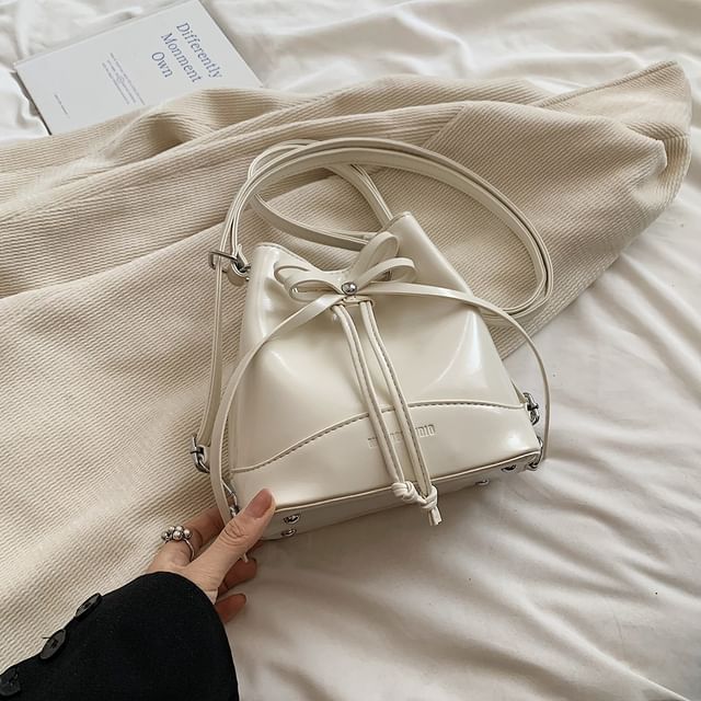 Sac seau en similicuir avec cordon de serrage