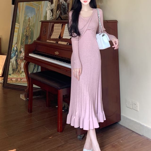 Robe trapèze mi-longue en tricot torsadé à manches longues, col rond, volants unis, deux pièces