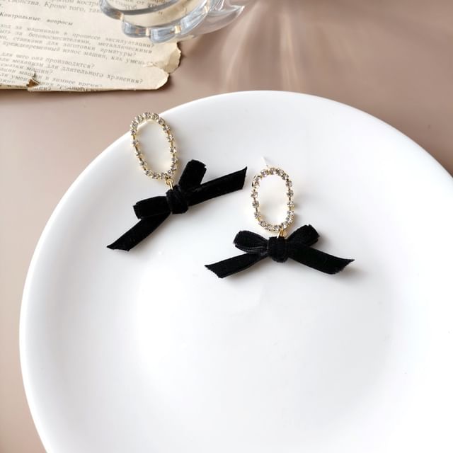 Ribbon Dangle Clip / Earring On