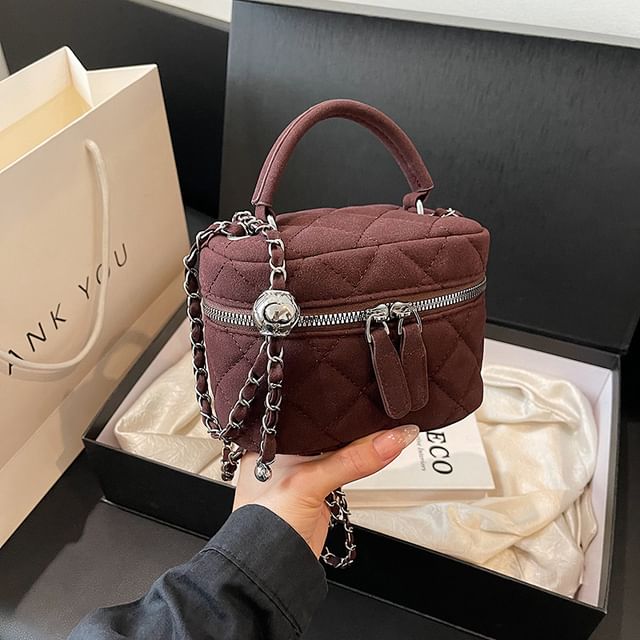 Quilted Strap Bag Bucket Chain