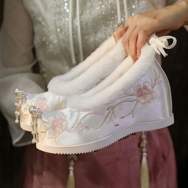 Beaded Designs) Fleece-Lined Wedge Hidden (Various Heel Embroidered Pumps