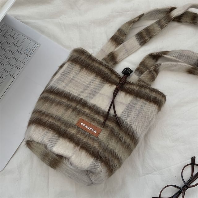 Sac seau à cordon de serrage avec appliques à carreaux