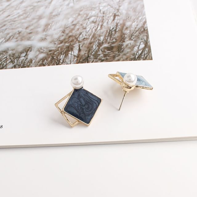 On / Stud Geometric Clip Pearl Faux Earring