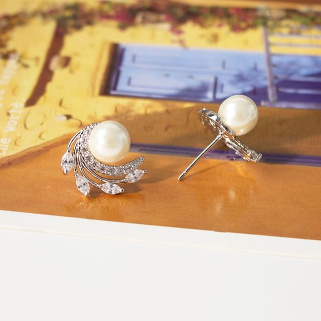 Pearl Stud On / Faux Clip Earring Rhinestone
