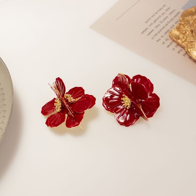Stud On Enamel / Clip Flower Earring