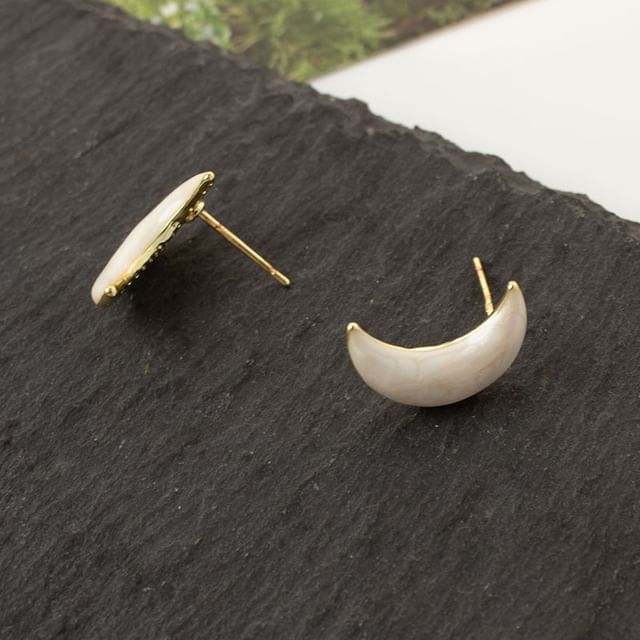 / Earring Moon Clip-On Stud Ear