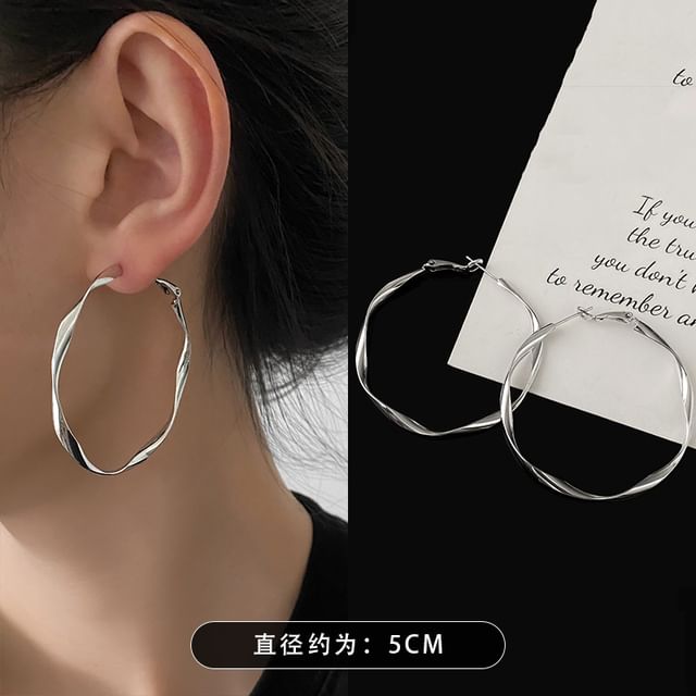 (Various Hoop Earring Twisted Alloy Designs)