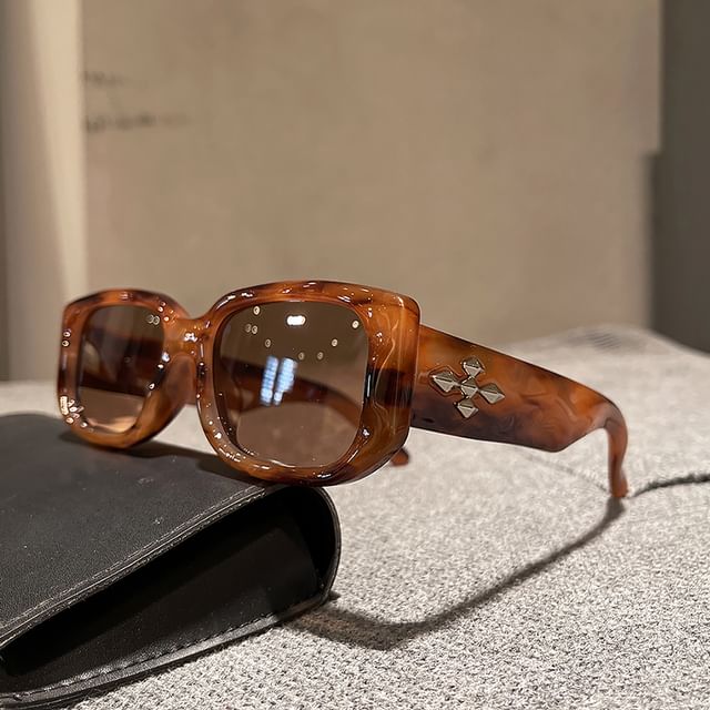 Accent Sunglasses Square Frame Cross