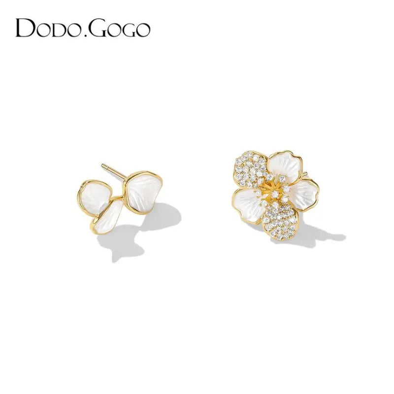 Flower Petal Rhinestone Asymmetrical Alloy Earring Wd57 -