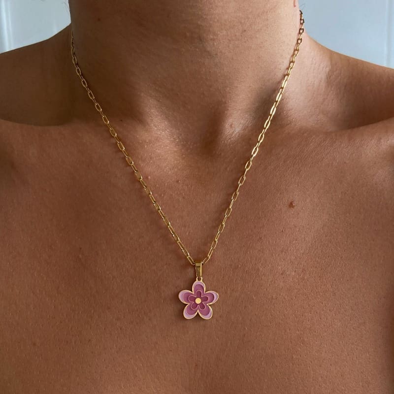 Gold Chain Flower Pendant Necklace Wonderland Case