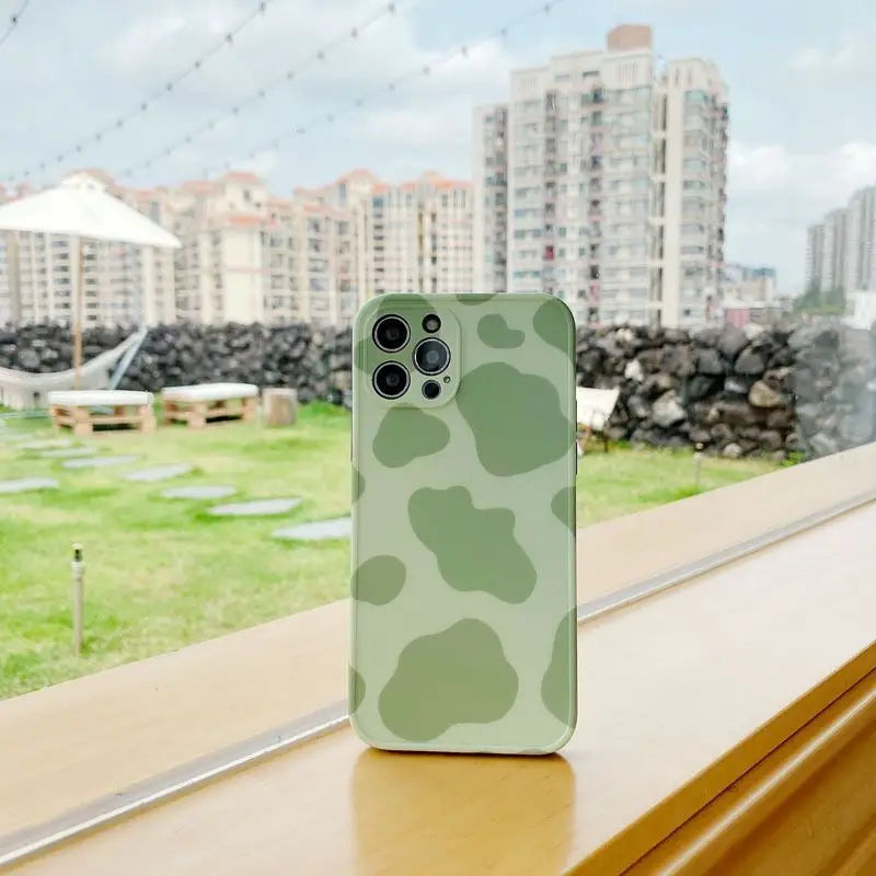 Milk Cow Print Phone Case - iPhone 12 Pro Max / 12 Pro / 12 / 12 mini / 11 Pro Max / 11 Pro / 11 / SE / XS Max / XS / XR / X / SE 2 / 8 / 8 Plus / 7 / 7 Plus-11