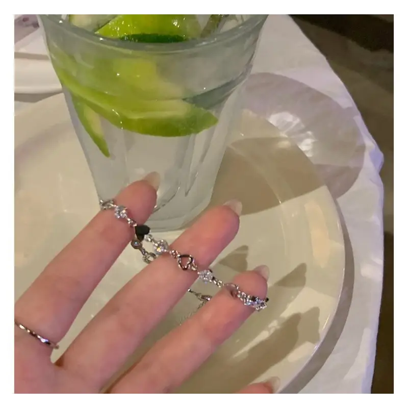 Rhinestone Heart Bracelet E848 - Silver / One Size - Arm