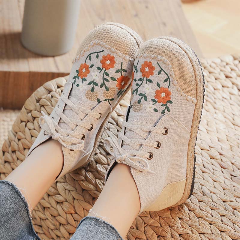 Elegant Embroidery Floral Lace up Canvas Boots