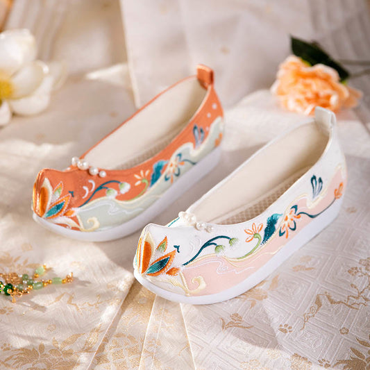 Sweet Retro Pearl Decor Floral Embroidery Shoes