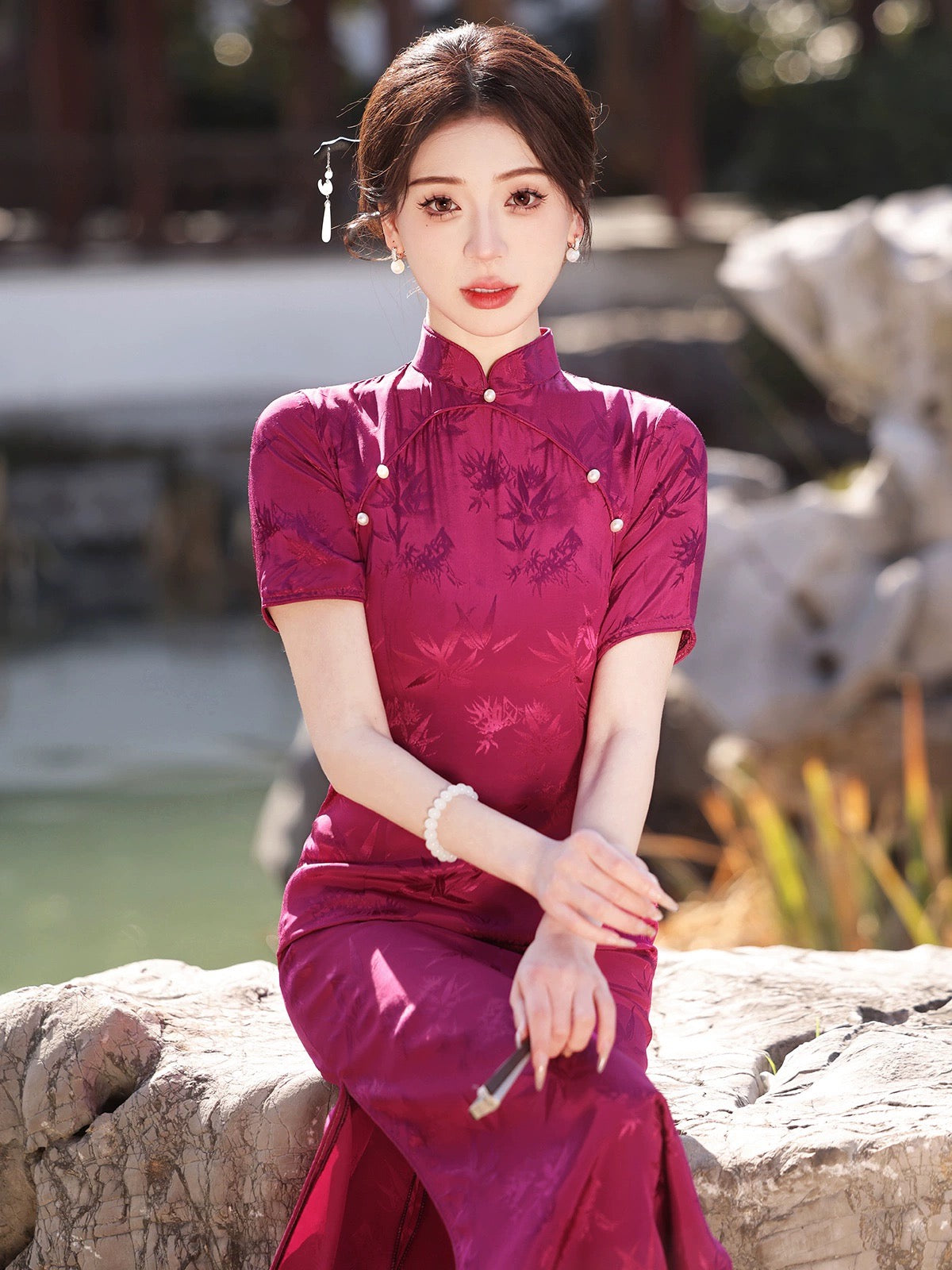 Rose Red Embodies Cheongsam