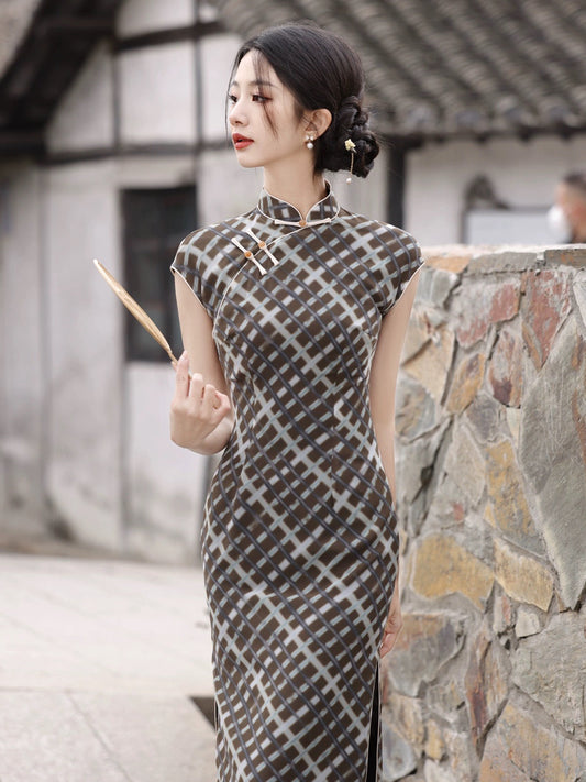 Patterned Beige Short Sleeve Long Cheongsam