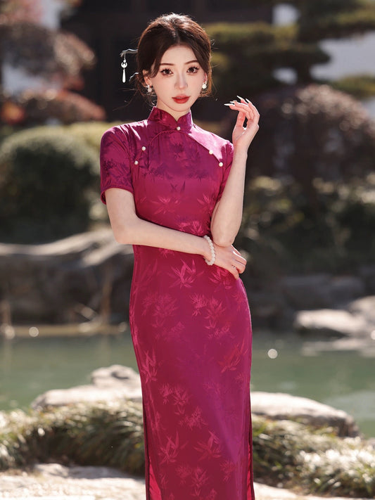 Rose Red Embodies Cheongsam