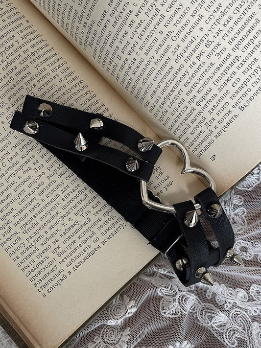 Ring and Decoration Studs Loop Leg Heart Black With