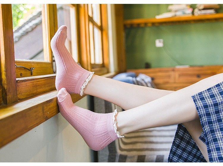 Lace Trim Knit Socks