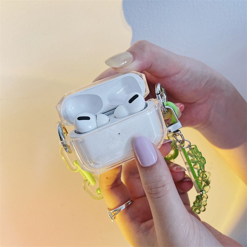 Bear Accent Chained AirPods / AirPods Pro Earphone Case Skin