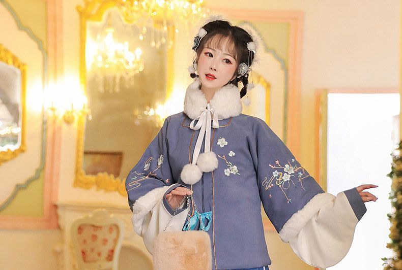 Hanfu Set Of 3 : Embroidered Square