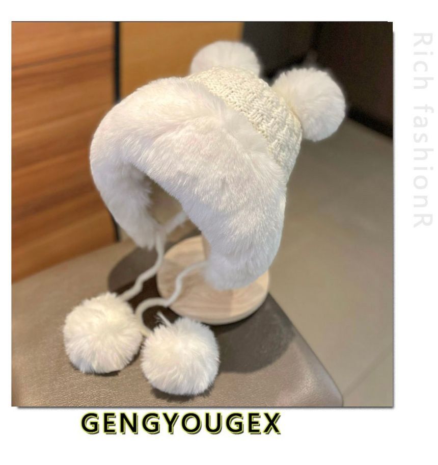 Fluffy Beanie Pom Panel