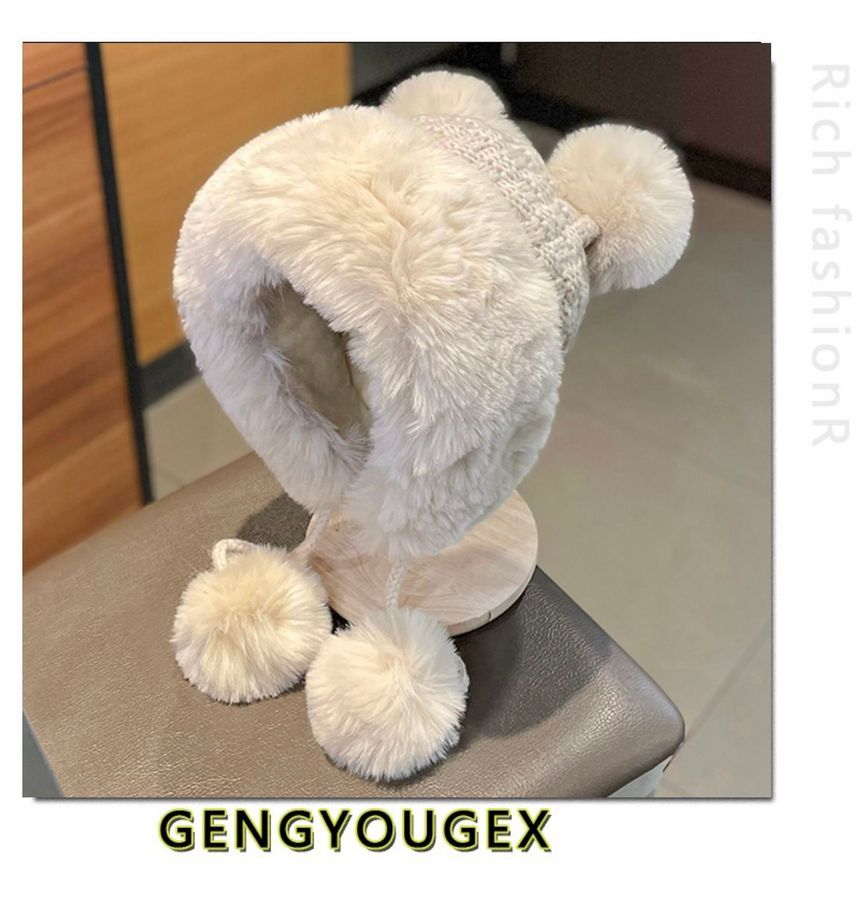 Fluffy Beanie Pom Panel