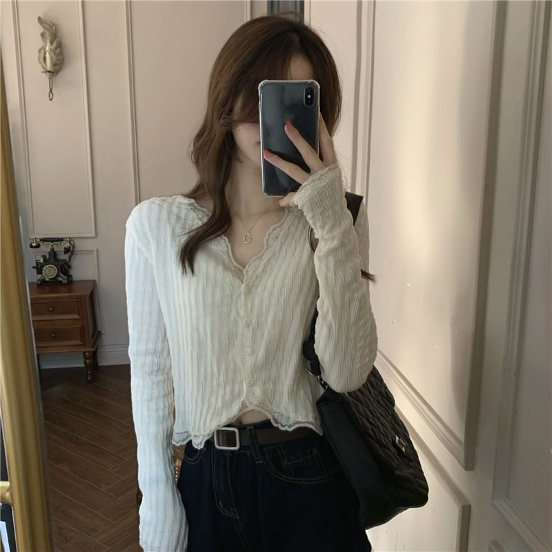 Lace Trim Cropped Blouse