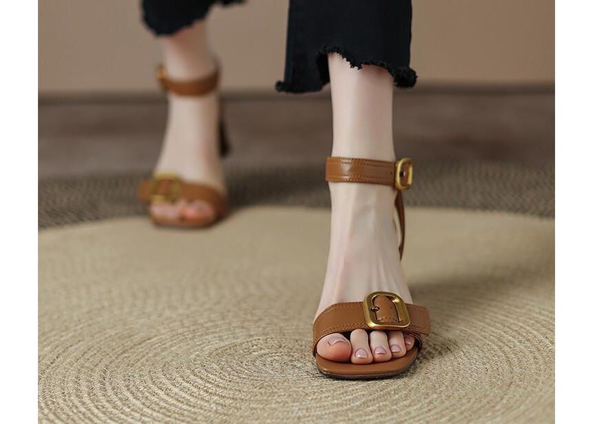 Heel Buckled Sandals Round