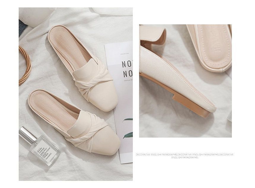 Flat Loafer Twisted Mules