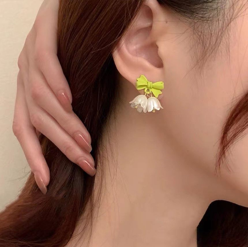 Stud Clip / Ear On Floral Earring