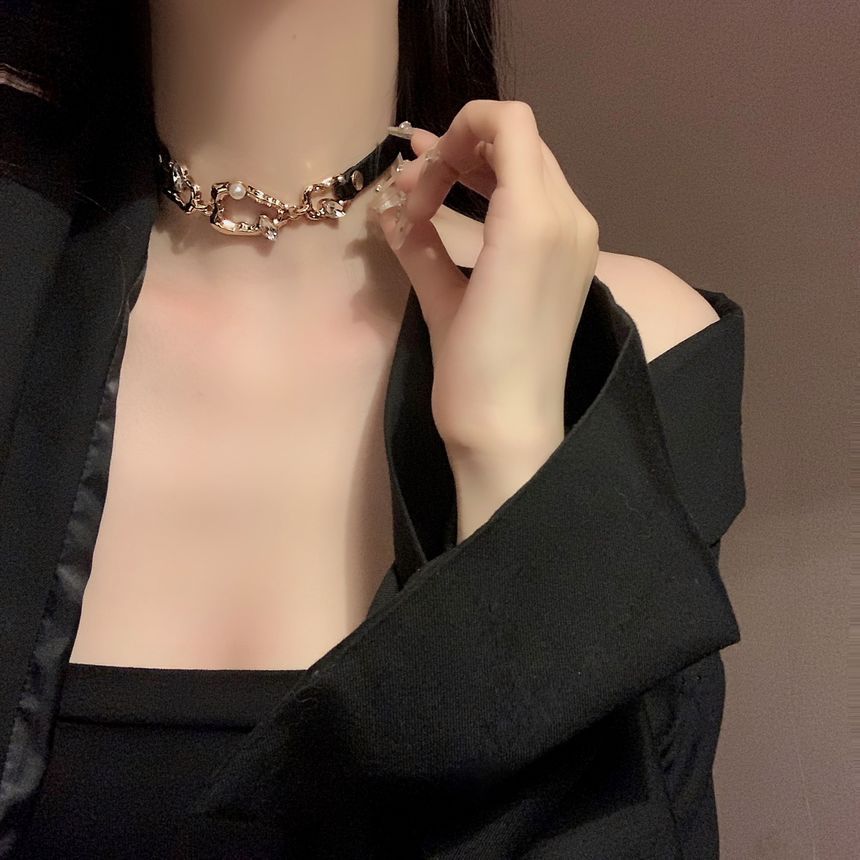 Irregular Chunky Alloy Choker